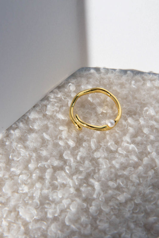 Auric Pearl Ring (Gold)