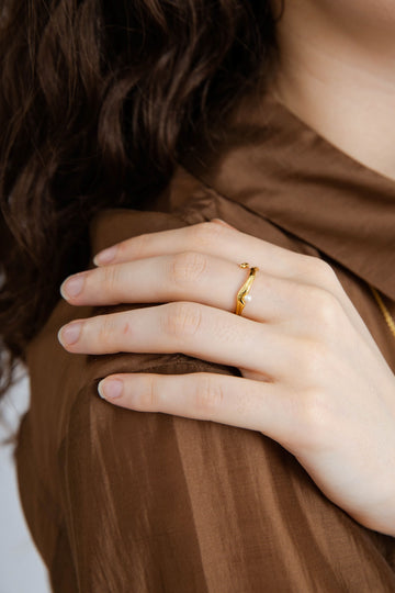 Auric Pearl Ring (Gold)