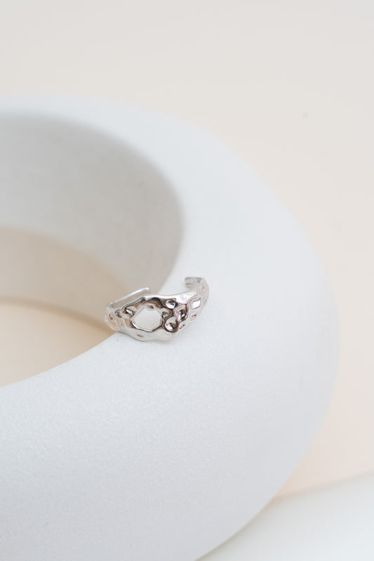 Contoured Cut-Out Ring (Silver)