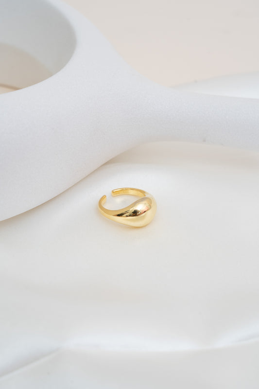 Oversized Teardrop Ring (Gold)