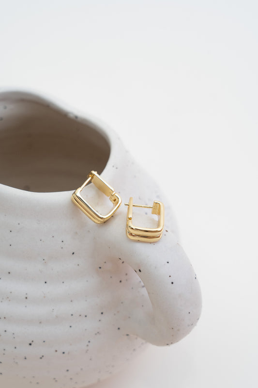Edge Square Hoops Earrings (Gold)