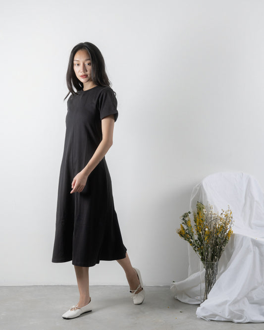 Short Sleeve Flare Dress (Black)