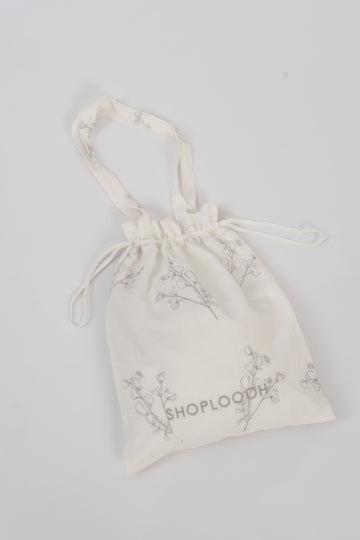 SHOPLOOOH Magnolia Embroidery Drawstring Tote Bag (White)