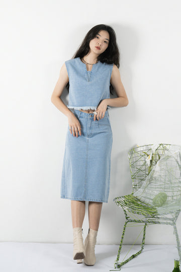 Straight Cut Denim Skirt (Denim)