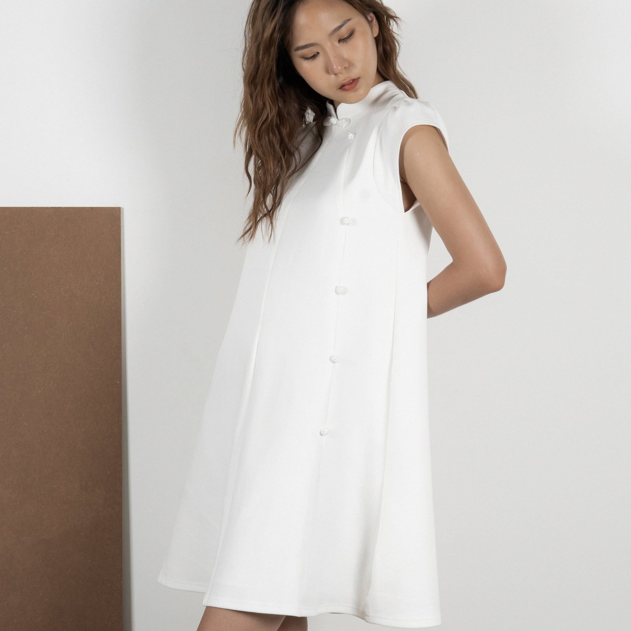 Cap Sleeve Chinese Knot Flare Dress (White)