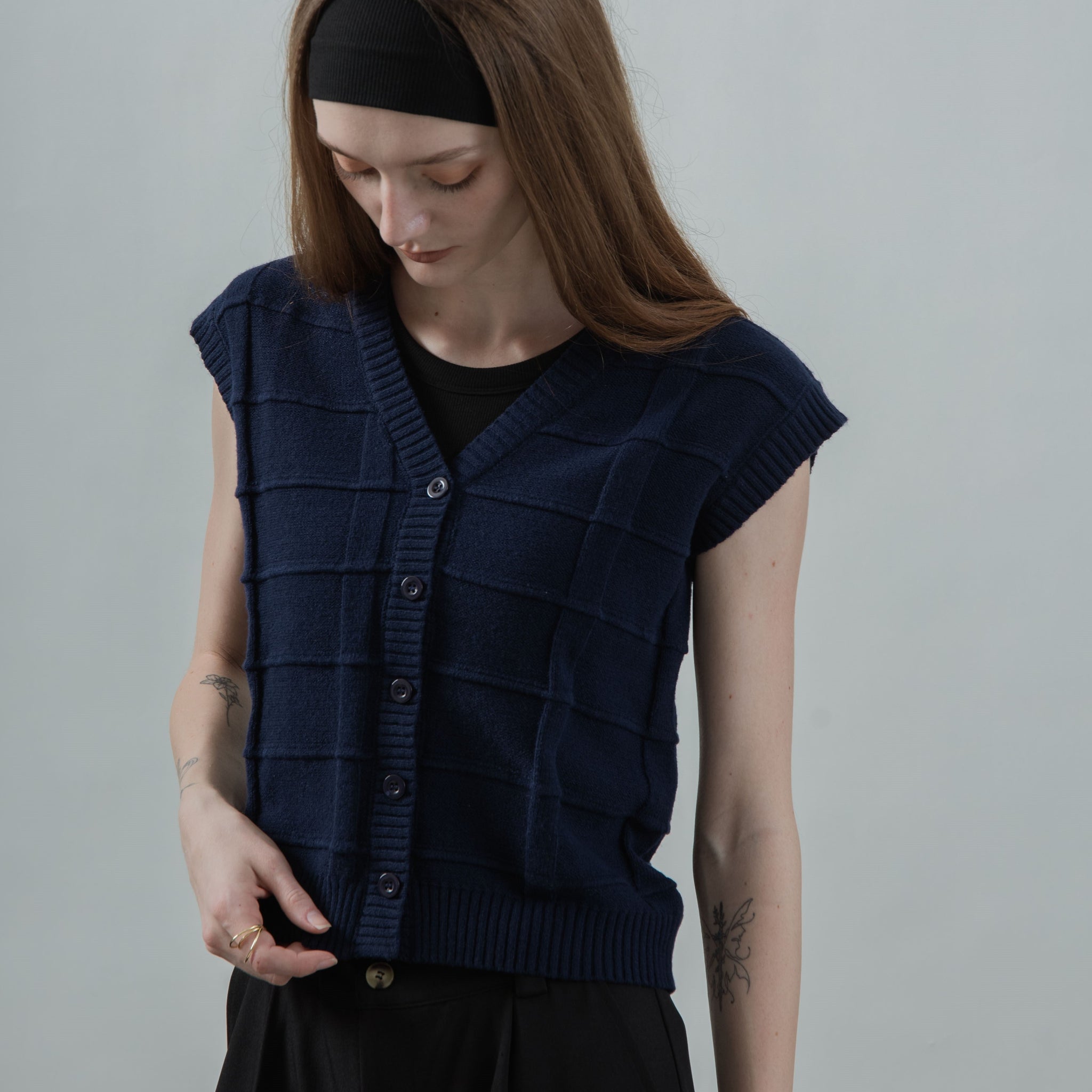 Checkered Texture Knit Vest (Navy)