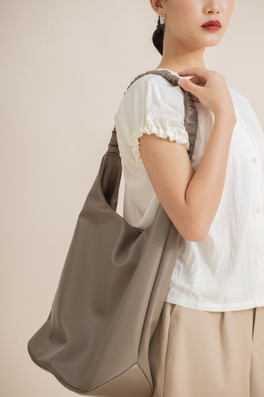 Velora Bucket Leather Tote Bag (Grey)