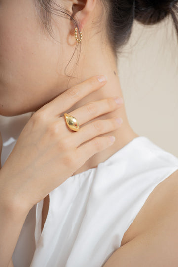 Oversized Teardrop Ring (Gold)