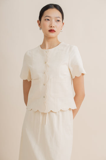 Scallop Curve Short Sleeve Top (Beige)