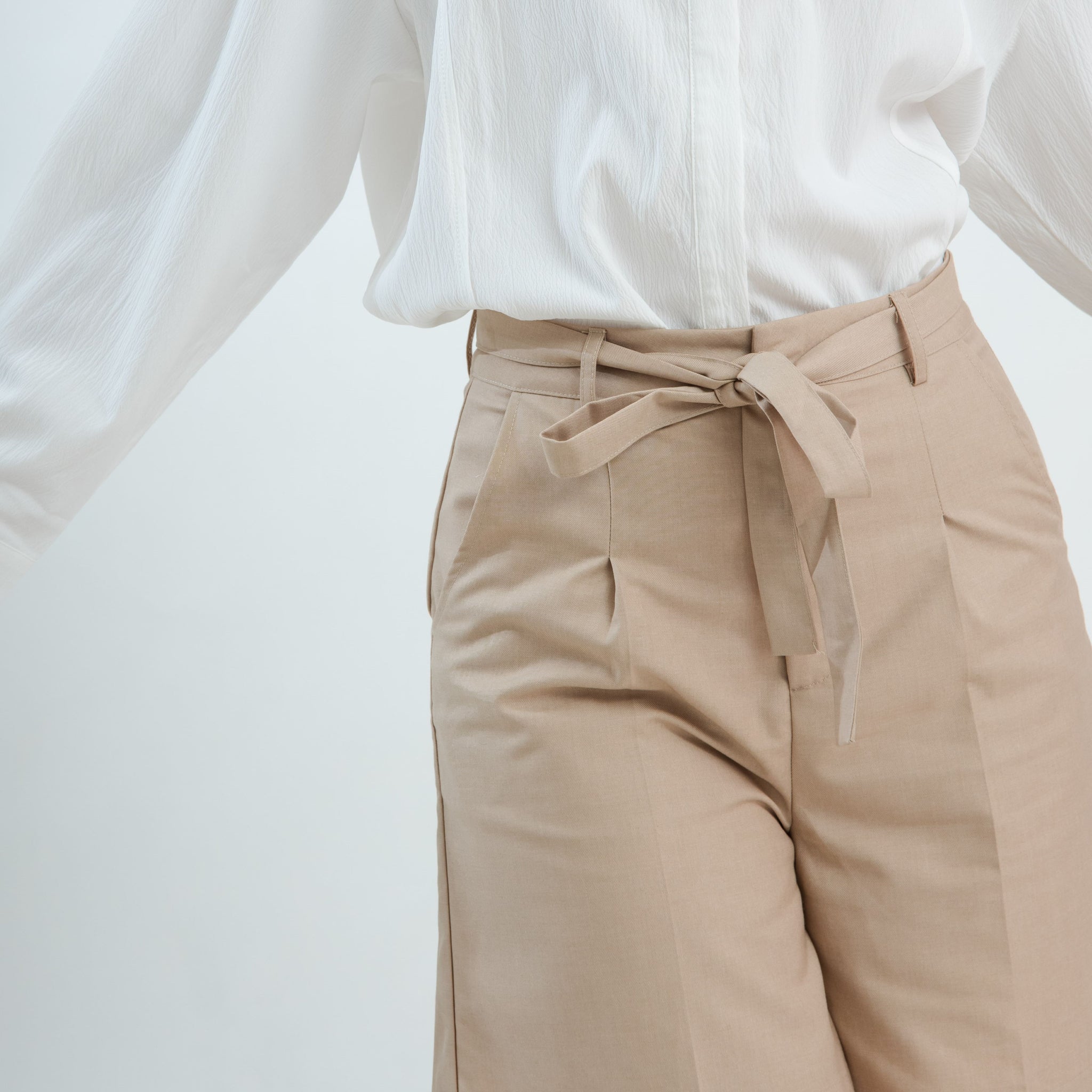 Pleated Shorts with Belt (Khaki Brown)