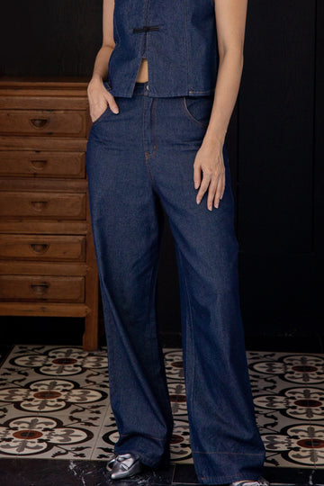 Porcelain Grace Turned-Up Jeans (Denim)