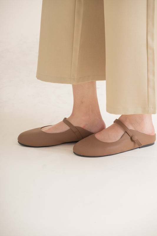 Lila Button Leather Mules (Brown)