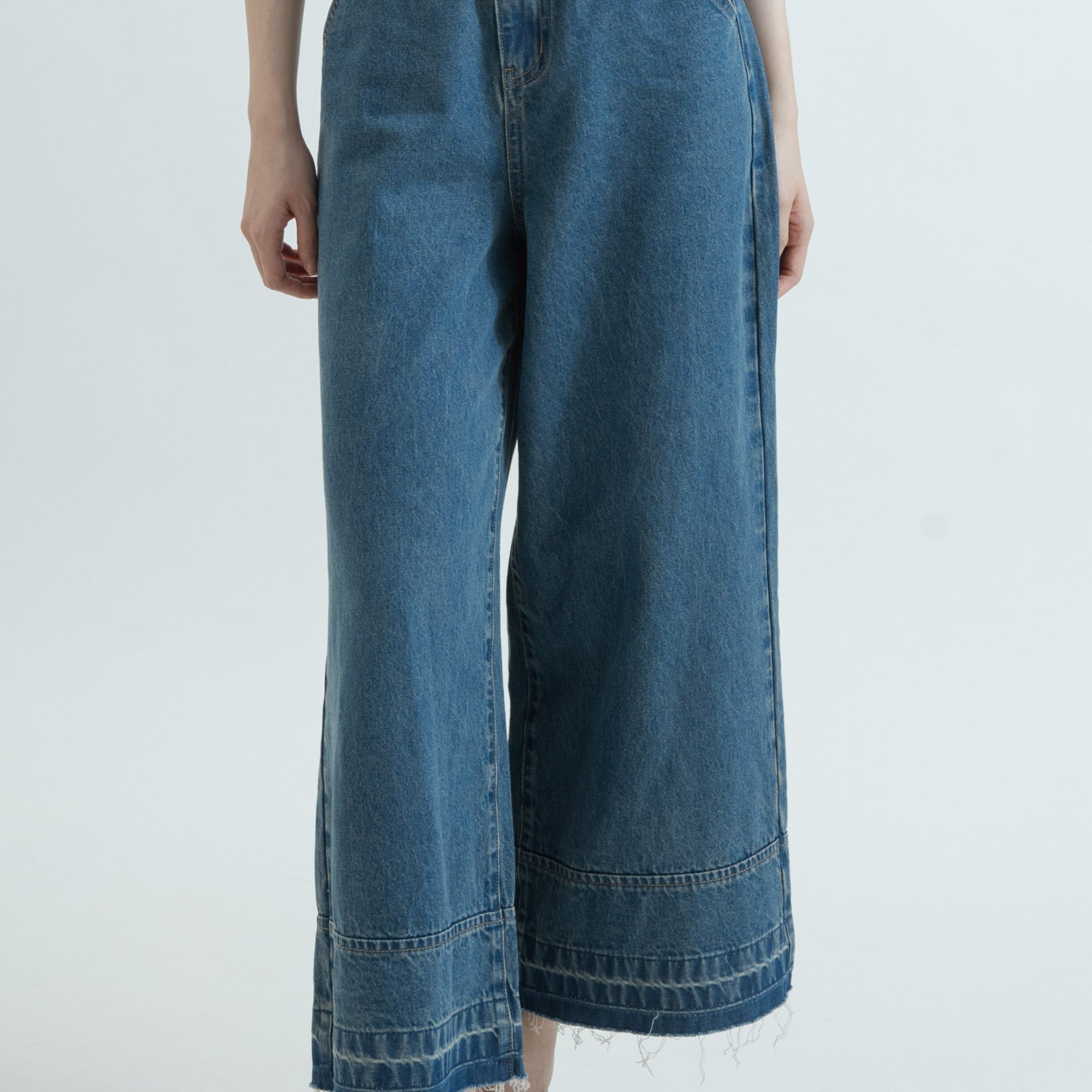 Tyler Frayed Hem Straight Cut Jeans (Denim)