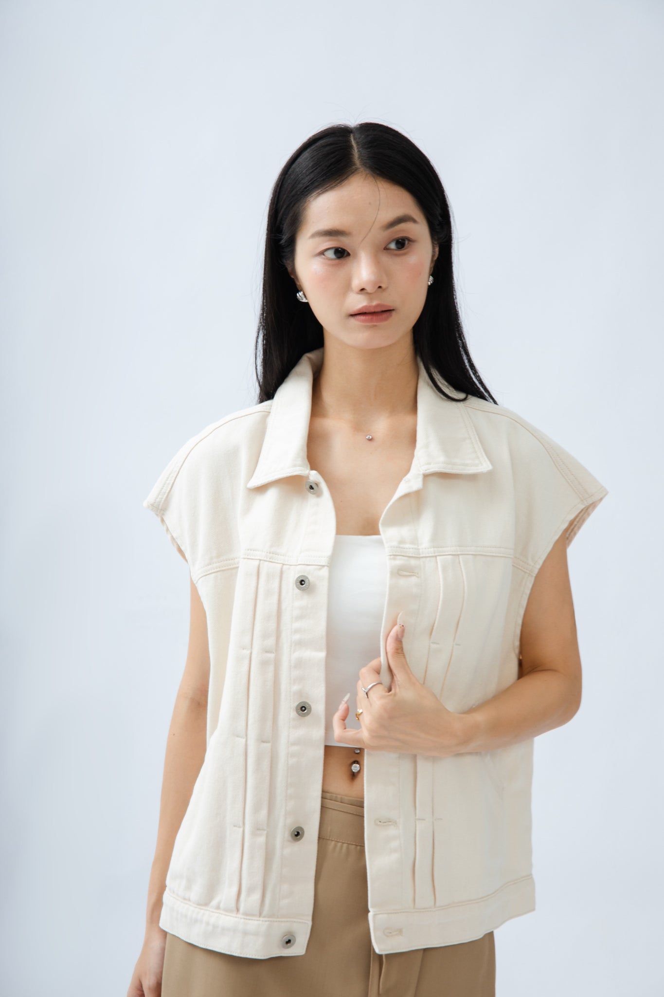 Maddy Pockets Denim Vest (Beige)