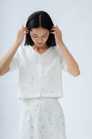 Lacevine Ribbon Tie Short Sleeve Top (Ivory)