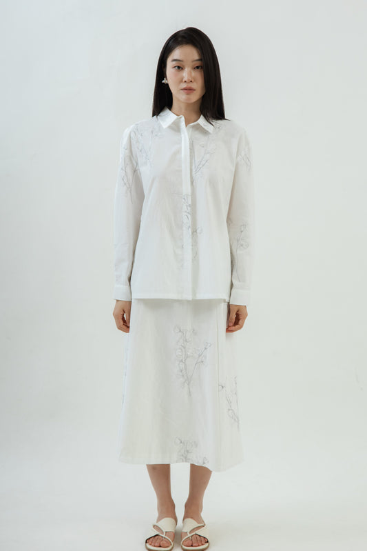 Magnolia Embroidery Hidden Button Shirt (White)