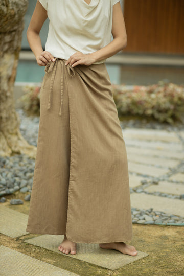 Front Pleated Overlap Pants (Brown)