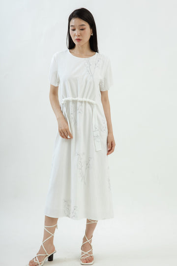 Magnolia Embroidery Drawstring Long Dress (White)