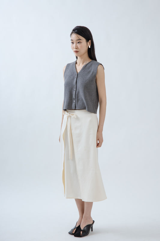 Button V Neck Sleeveless Knit Top (Grey)