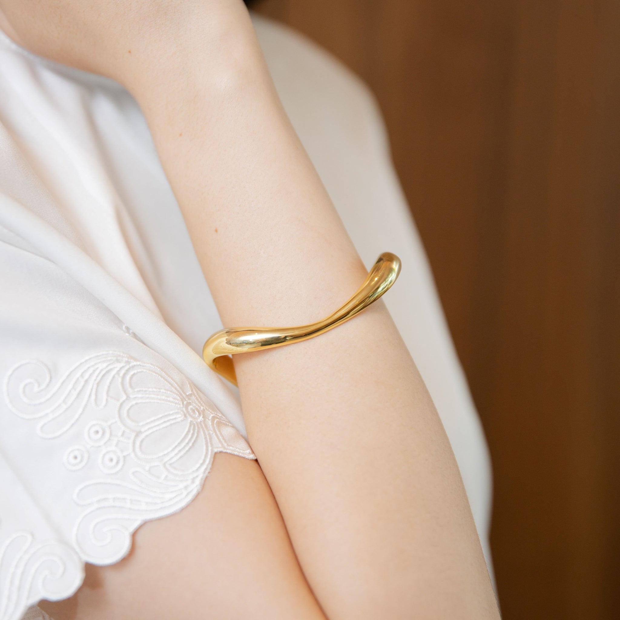 Zen Flow Bangle (Gold)