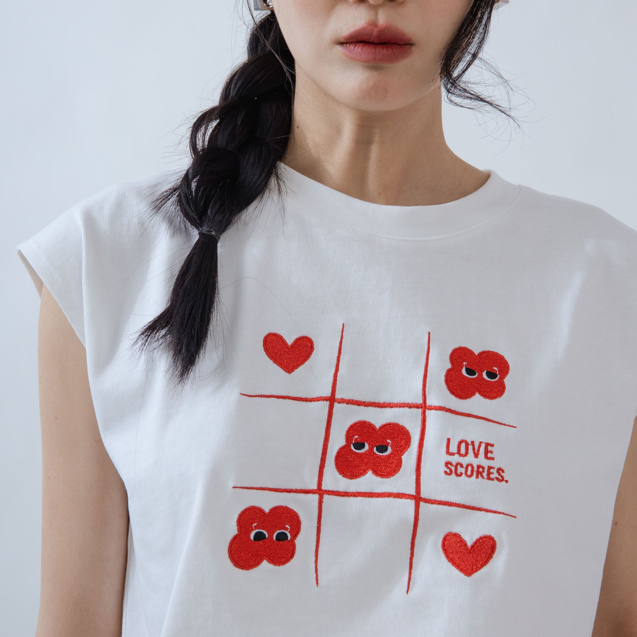 LULU and Love Tic Tac Toe Embroidery Sleeveless Top (White)