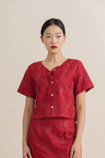 Full Blossom Embroidery Ribbon Short Sleeve Top (Red)