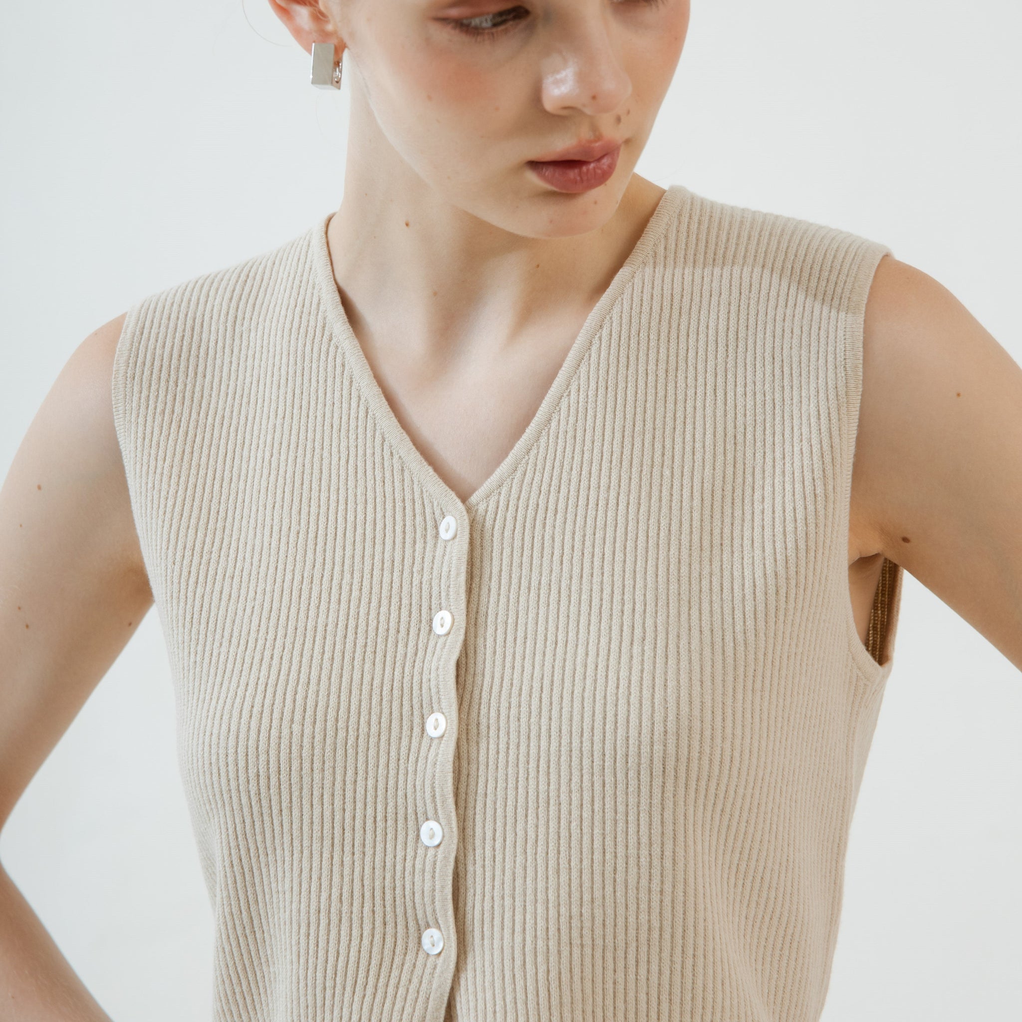 V Neck Sleeveless Ribbed Knit Top (Beige)