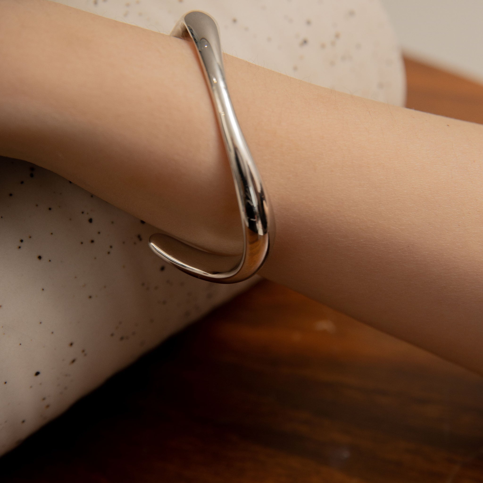 Zen Flow Bangle (Silver)