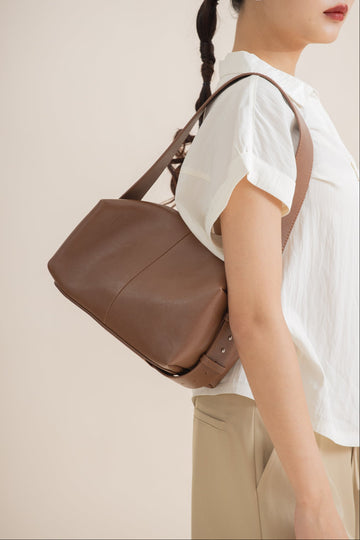Boxy Leather Shoulder Bag (Brown)